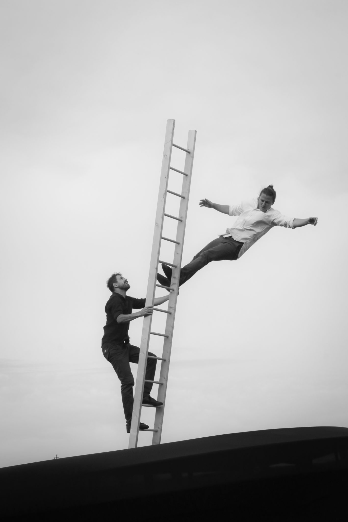 nouvelle-creation-damien-droin-hors-surface-le-poids-des-nuages-spectacle-cirque-contemporain-1365x2048